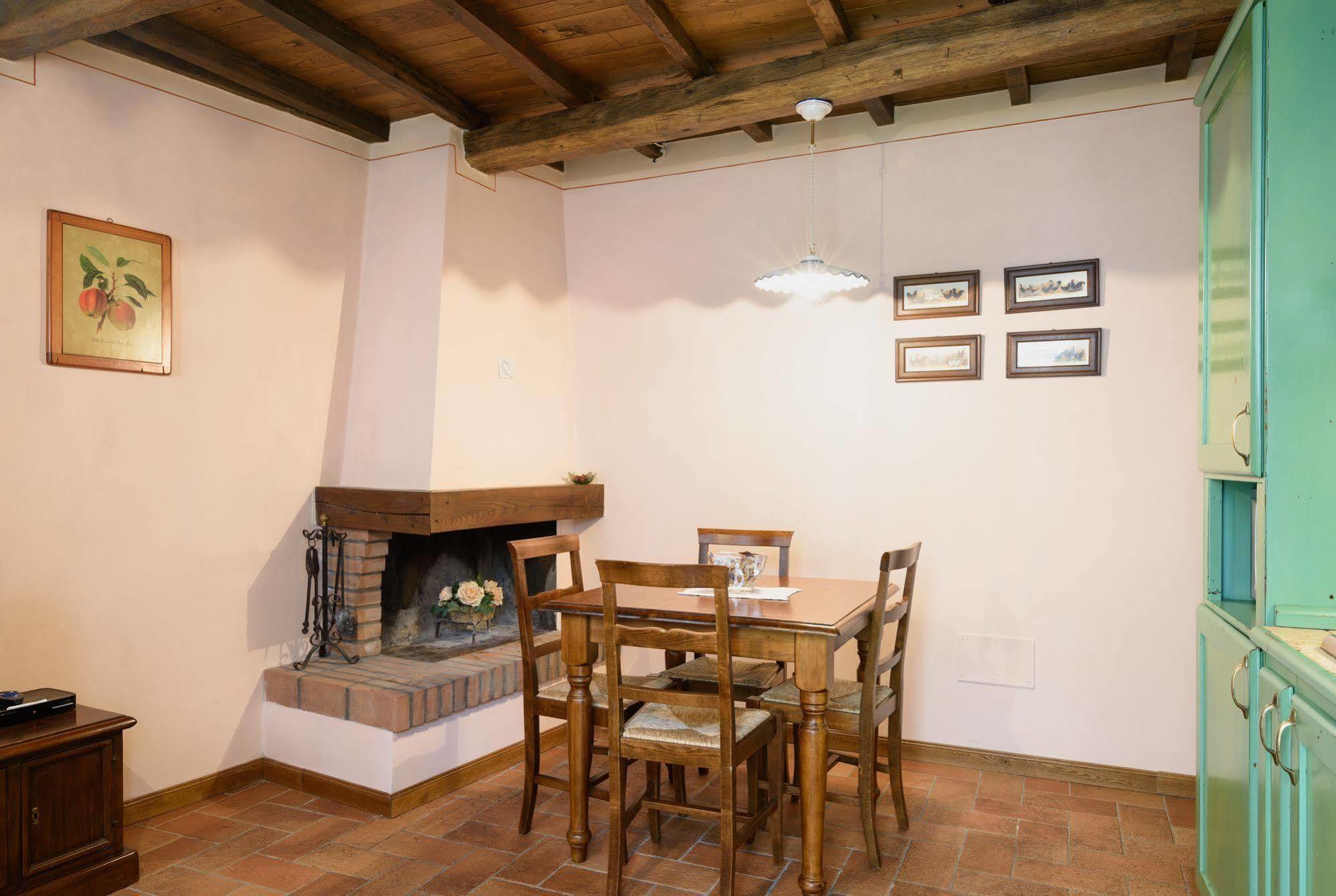 Borgo Dei Corsi Holiday House Reggiolo Dış mekan fotoğraf